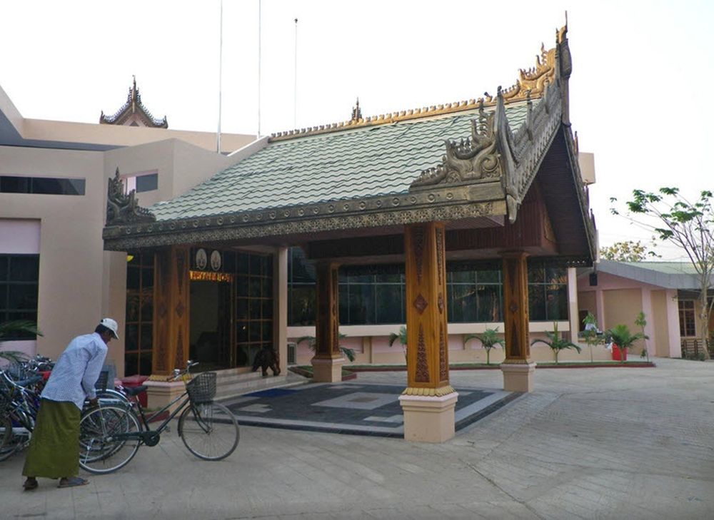 Sky Palace Hotel Bagan Exteriör bild